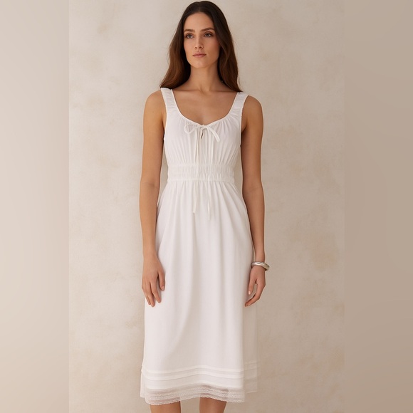 Elegant White Sleeveless Dress- Missing internal and external tags - Picture 1 of 1